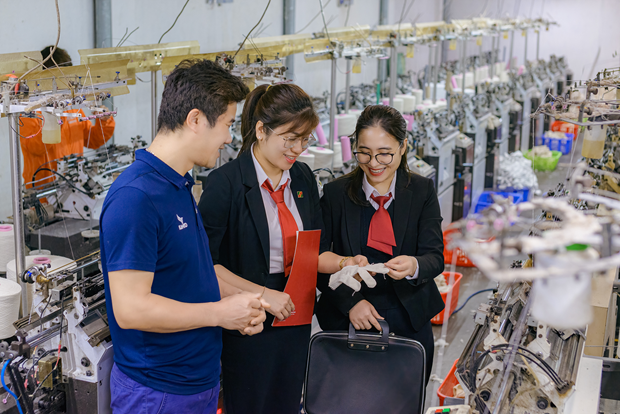 Vietnam’s economic growth to recover in H2: IMF expert hinh anh 1