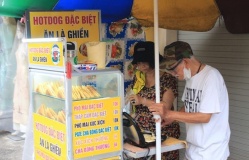 In Vietnam, a hot dog that isn’t a hot dog 