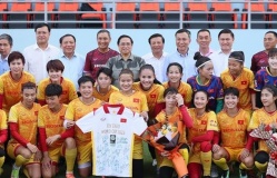 Prime Minister meets national team before departure for FIFA Women's World Cup finals