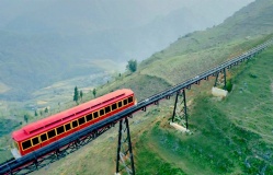 Sapa Mountain Climbing Train