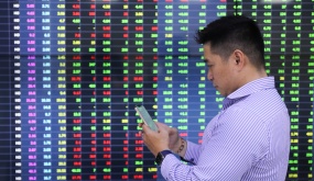 VN-Index rise 0.58%, international investors break a four-session buying streak