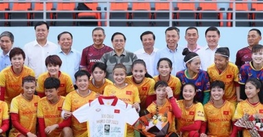 Prime Minister meets national team before departure for FIFA Women's World Cup finals