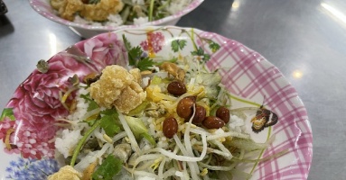 “Vietnamese street food is always good, isn't it?'