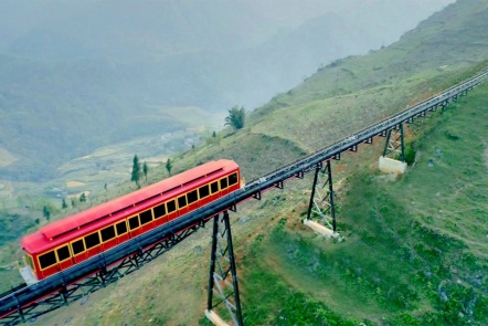 Sapa Mountain Climbing Train
